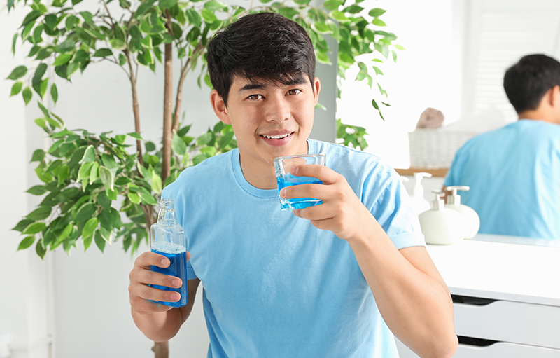 Nước súc miệng chứa fluoride là gì? - colgate