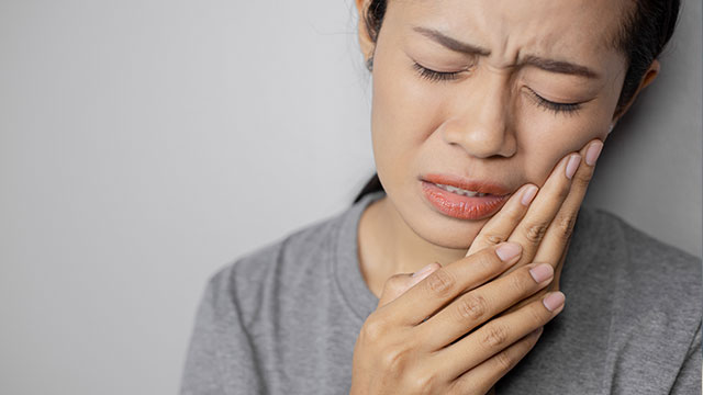 Những Bệnh Lý Nhiễm Khuẩn Răng Nghiêm Trọng