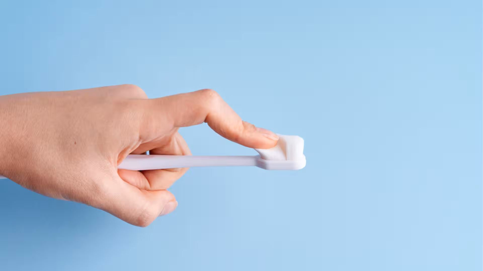 Nên chọn bàn chải lông mềm hay bàn chải lông cứng