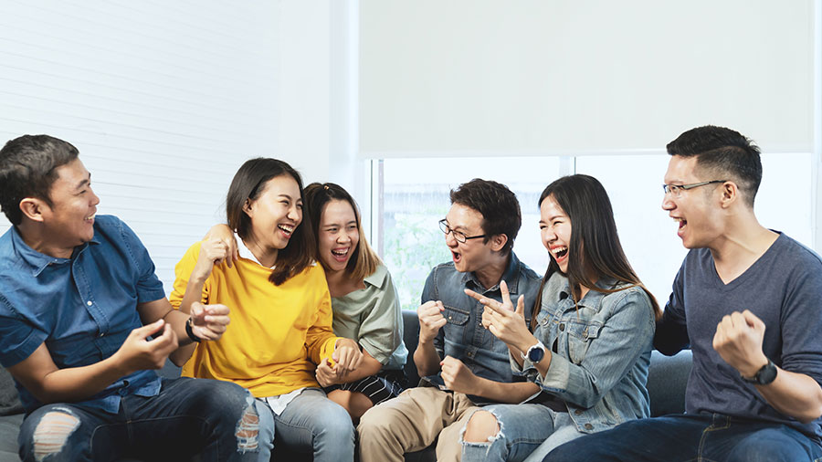 Nụ cười tự tin trong giao tiếp